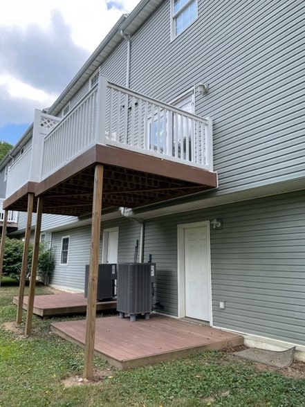 Building Photo - 109 Newcastle Dr