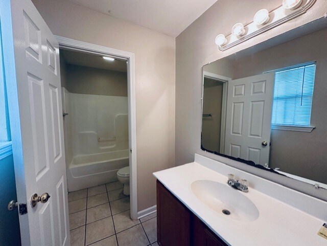 Building Photo - 5325 McClelland Dr