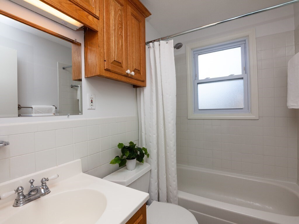 Building Photo - 7 Montvale St