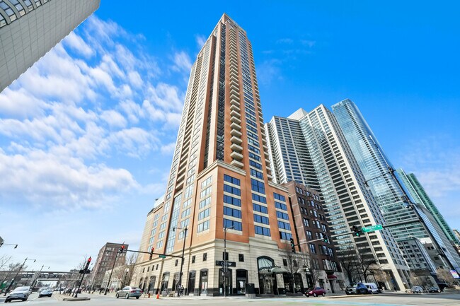 Primary Photo - 1160 S Michigan Ave