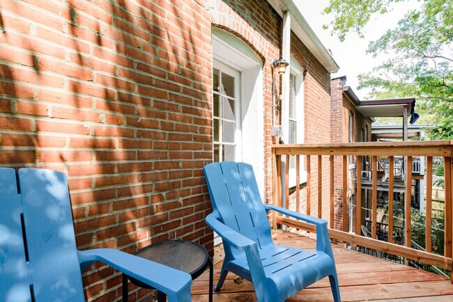 Building Photo - 3971 Juniata St