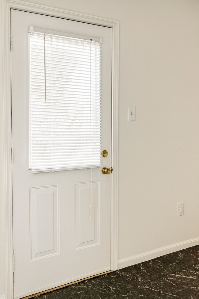 Building Photo - 2512 Elmwood Pkwy