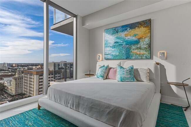 Building Photo - 275 1st Ave S