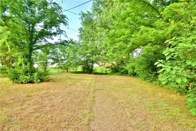 Building Photo - 49 Fenix Dr SW