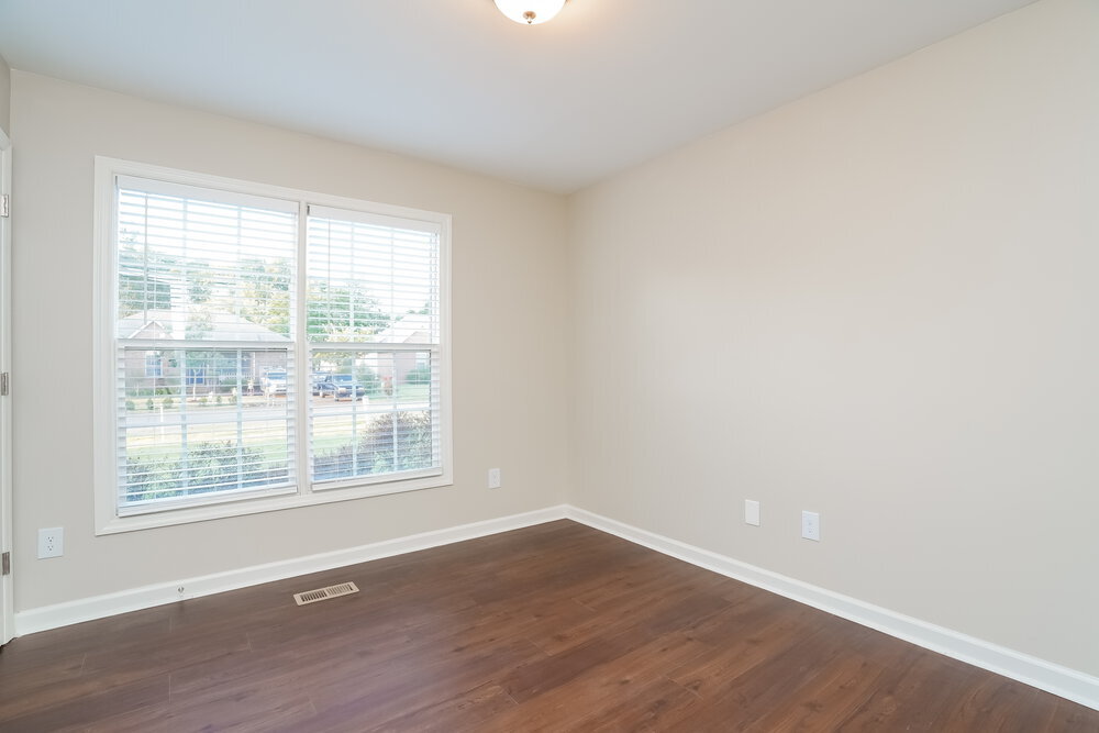Building Photo - 649 Kingsway Dr