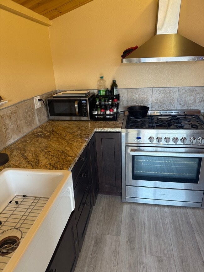 Building Photo - 6230 Pursia Rd