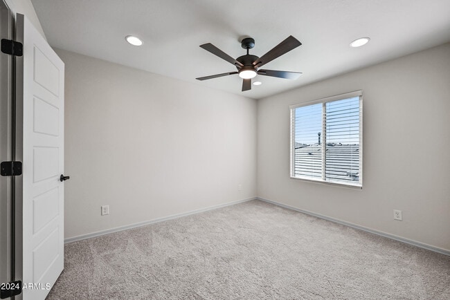 Building Photo - 8961 W San Juan Ave