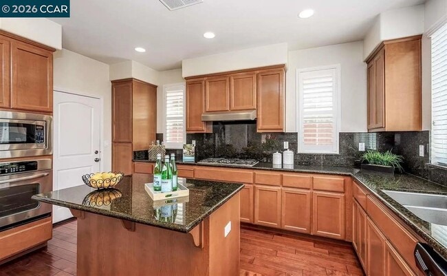 Building Photo - 2077 Arlington Way