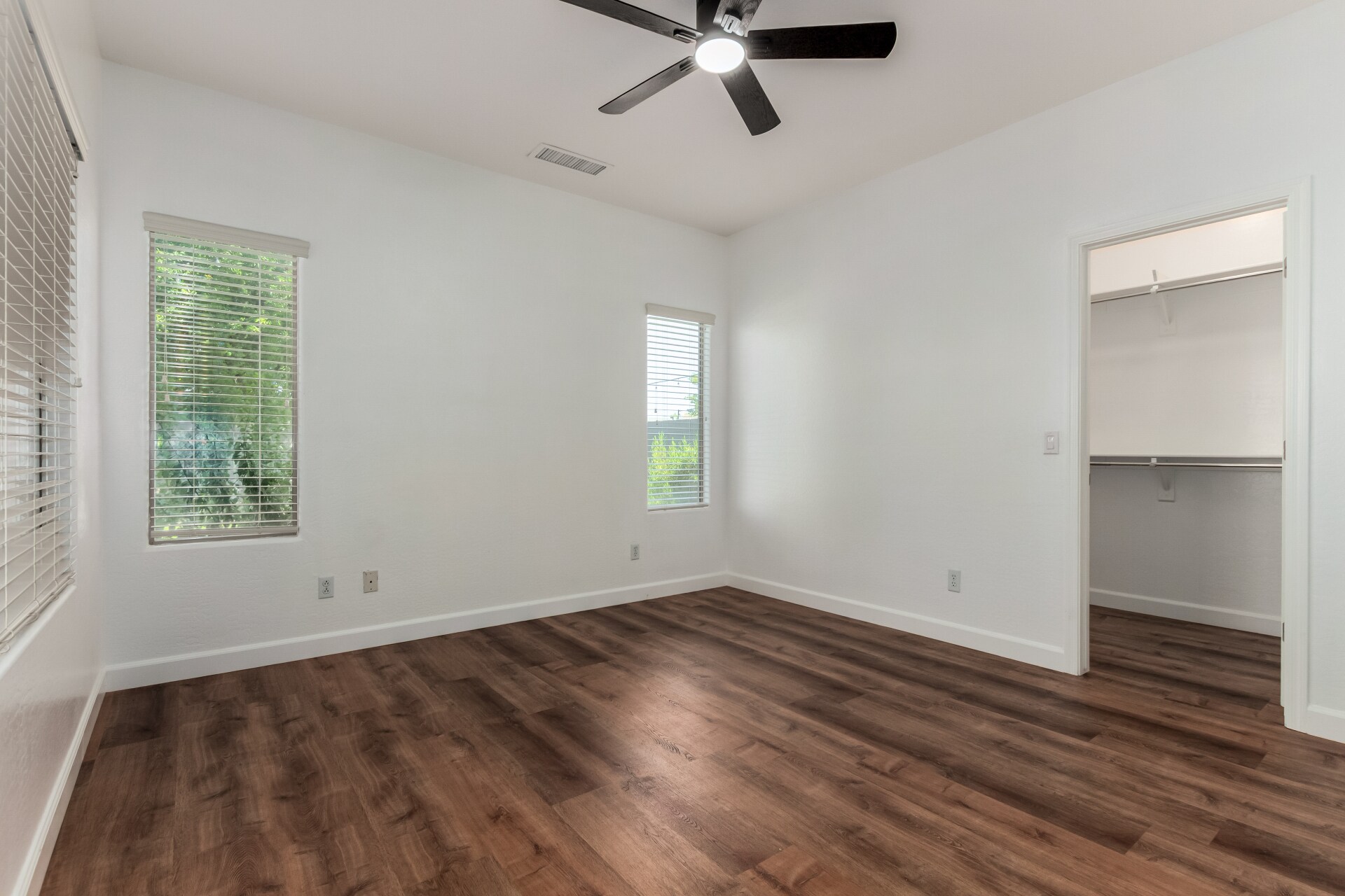 Building Photo - 41229 N Stenson Dr