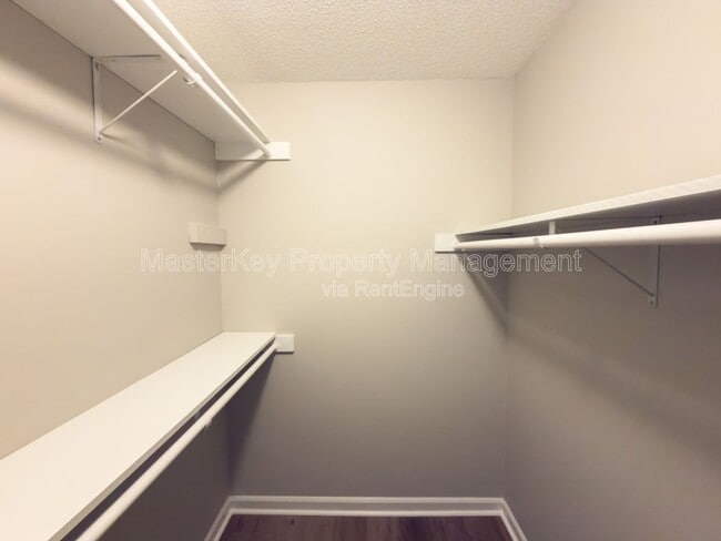 Building Photo - 5865 Branchwood Rd