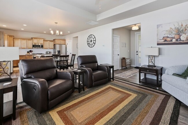 Building Photo - 1138 Crestview Dr