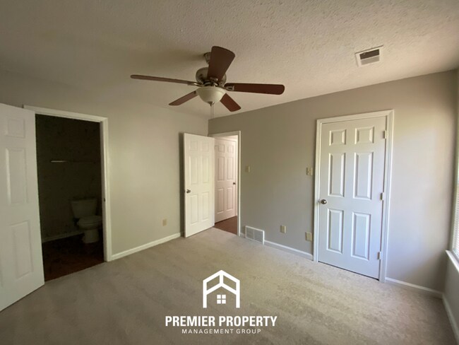 Building Photo - 4448 Kings Valley Cove W