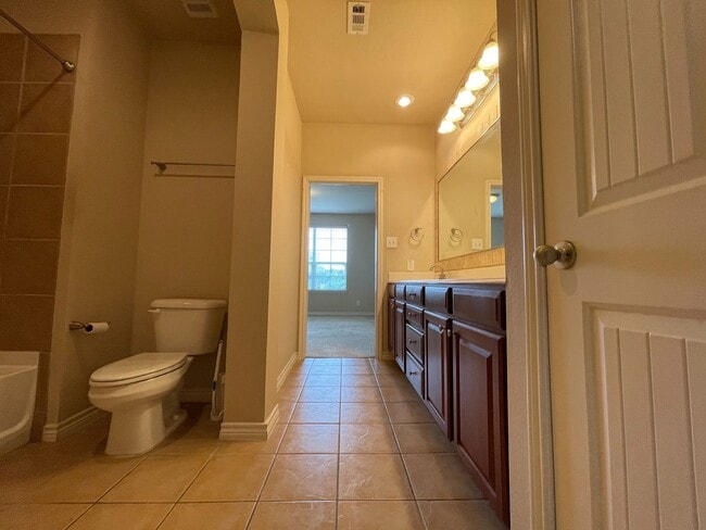 Building Photo - Westview Condo's