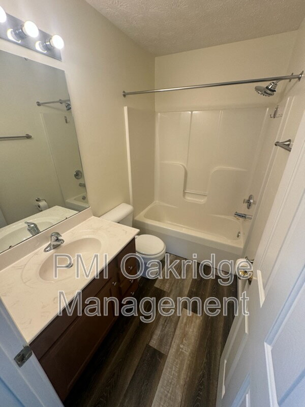 Building Photo - 130 Heather Rd