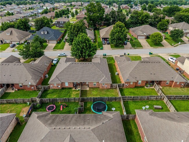 Building Photo - 288 Copper Oaks Dr