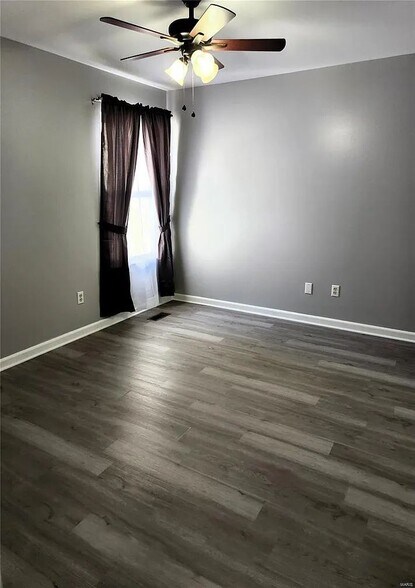 Building Photo - 419 Wild Oak Dr