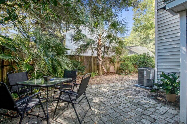 Building Photo - 1371 Cassidy Ct