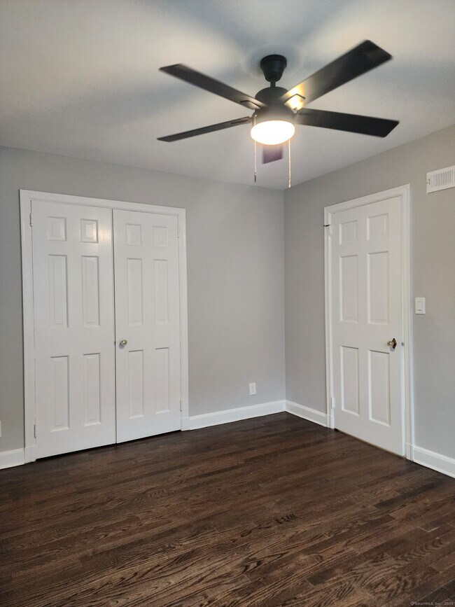 Building Photo - 17 Shoreham Terrace