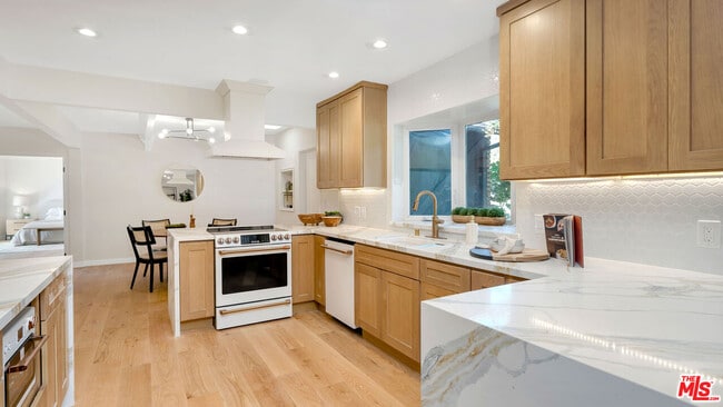 Building Photo - 4559 Morella Ave