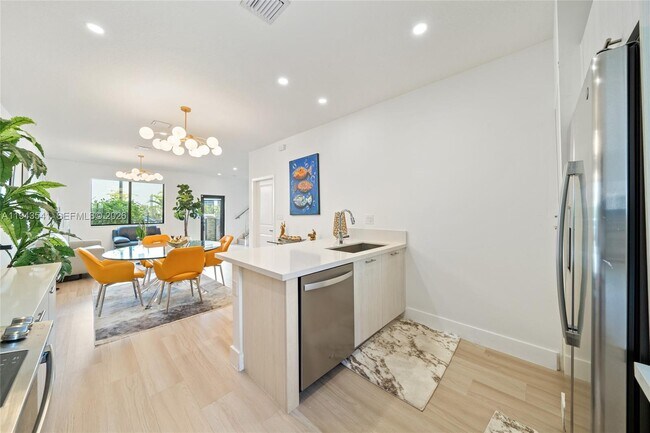 Building Photo - 4648 NW 83rd Ave