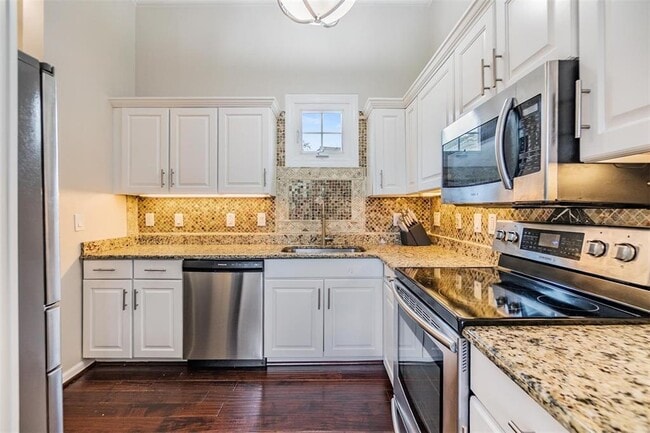 Building Photo - 501 Knights Run Ave