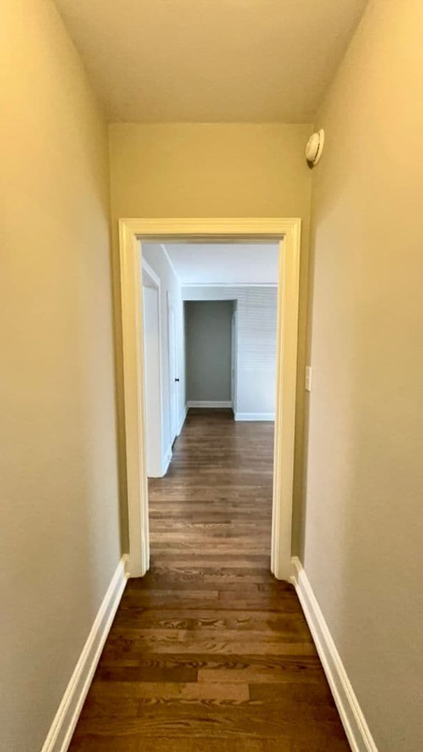 Building Photo - Bright & Modern Renovated 1-Bedroom Condo in Heathwood Court