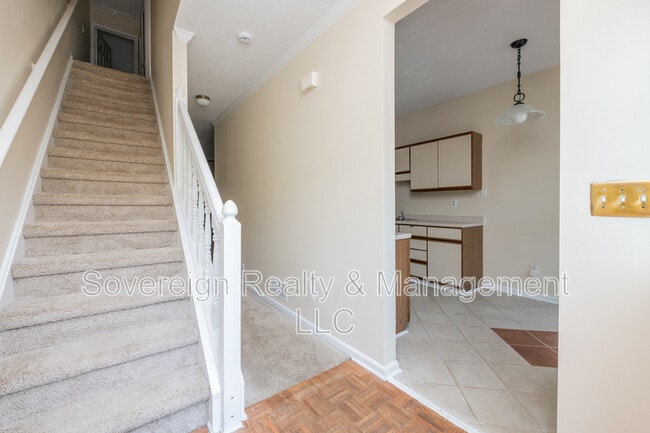 Building Photo - 4028 Elm St