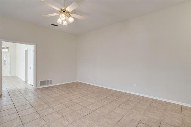 Building Photo - 8612 Woodslane Dr