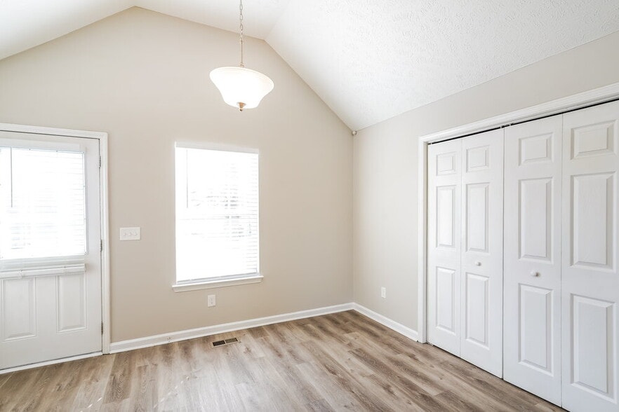 Building Photo - 2718 Lincoya Dr