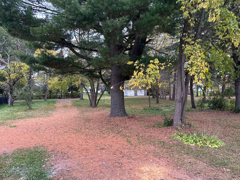 Building Photo - 1016 4th Ave