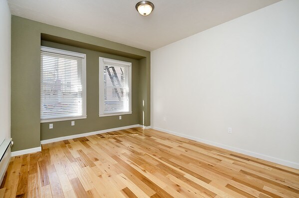 Building Photo - 726 Bush St