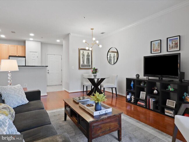 Building Photo - 2465 Army Navy Dr