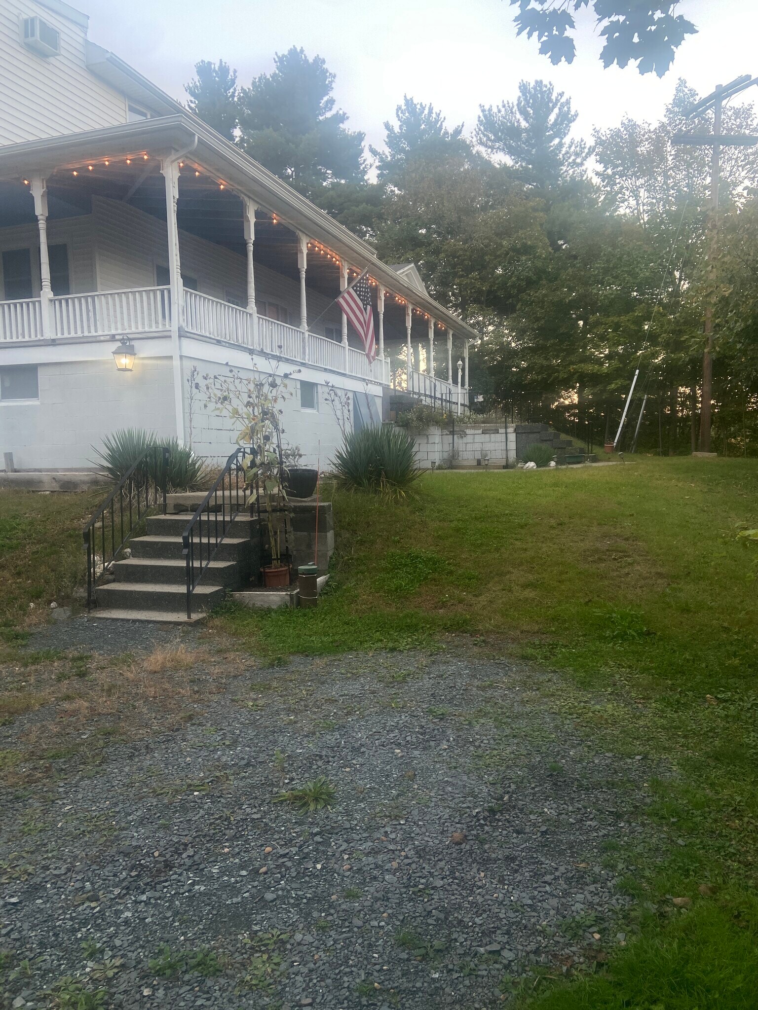 Building Photo - 10 Seneca Rd