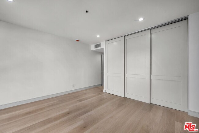 Building Photo - 10790 Wilshire Blvd