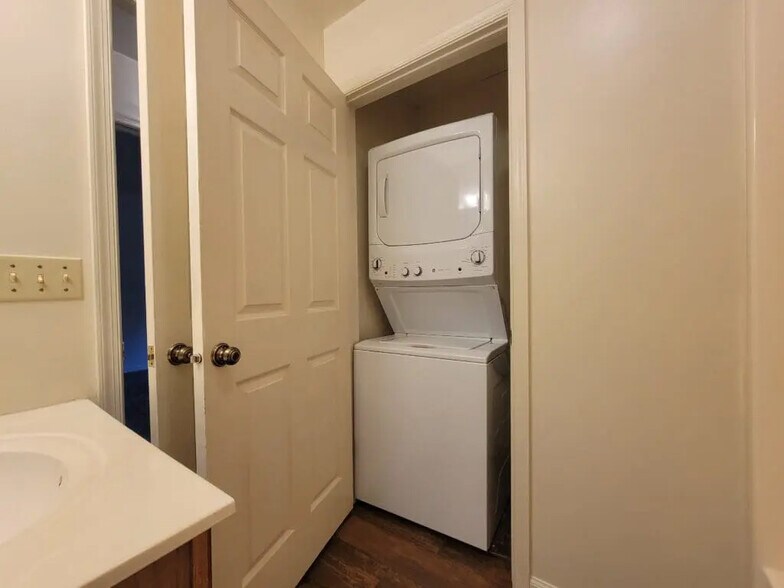 Building Photo - 1523 Lincoln Heights Ave