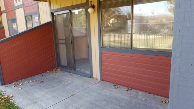 Building Photo - NEW LISTING - FRESH PAINT THROUGHOUT - 1 B...