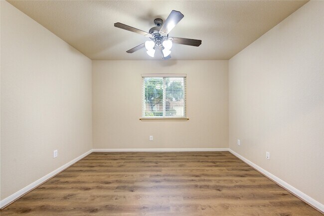 Building Photo - 16702 Grove Trail Ln
