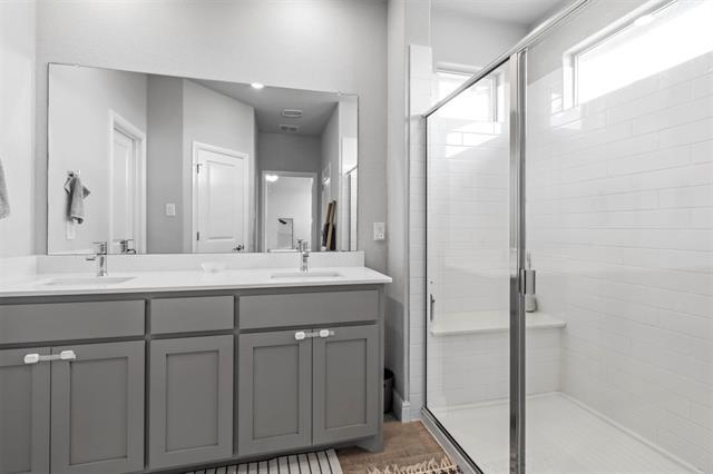 Building Photo - 709 Castlebar Ct