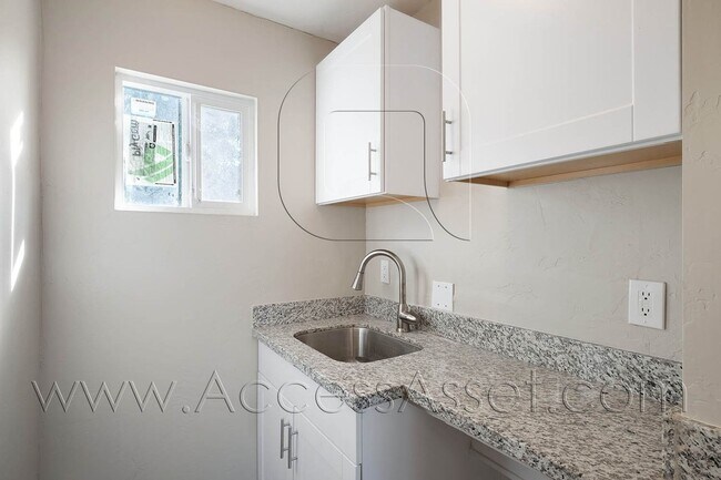 Building Photo - Charming Two Bedroom Home in Convenient Perris Location