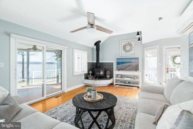 Building Photo - 26 Park Ln