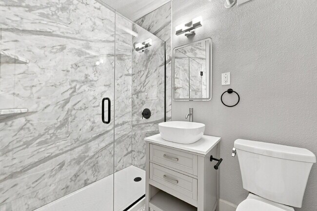 Building Photo - 1,795.95, 2-bedroom, 1-bathroom Updated in Great Denver Location!