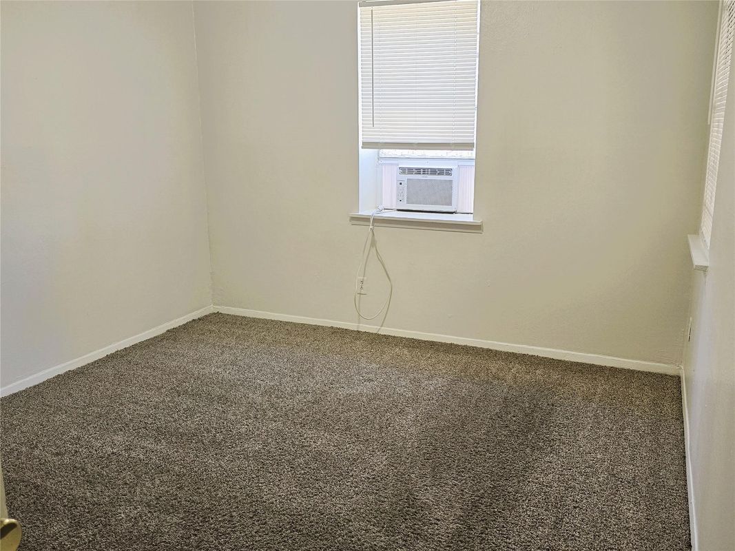 Building Photo - 2414 52nd St