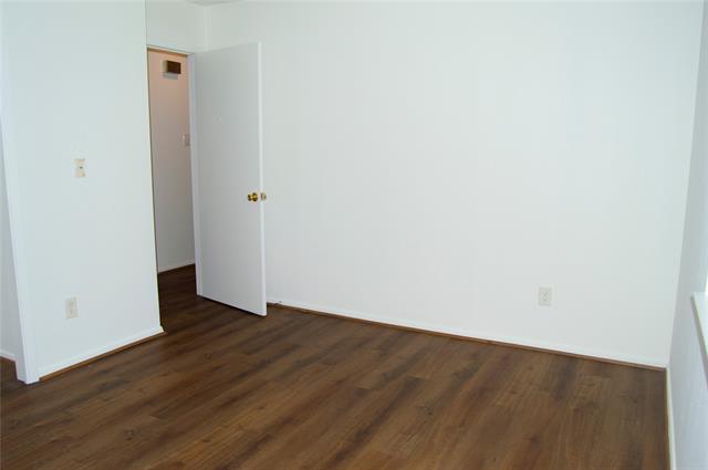 Building Photo - 1938 Spring Dr