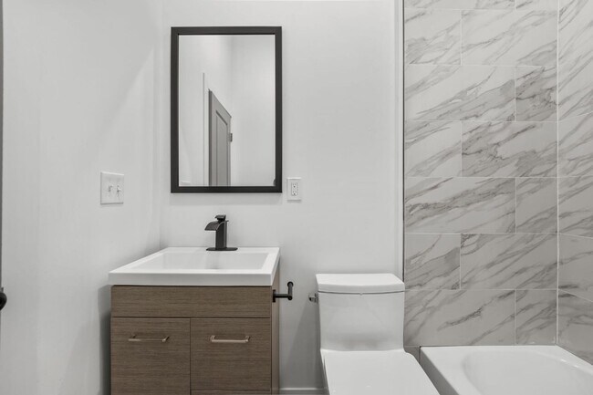 Building Photo - 1237 N 60th St