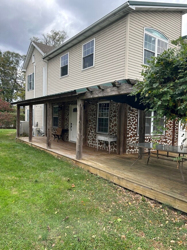 Building Photo - 60 Carlisle Rd