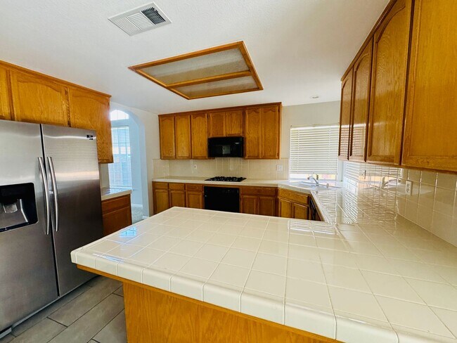 Building Photo - REDUCED! Beautiful Southside Home for Rent, 4 Bedroom 3 Bath