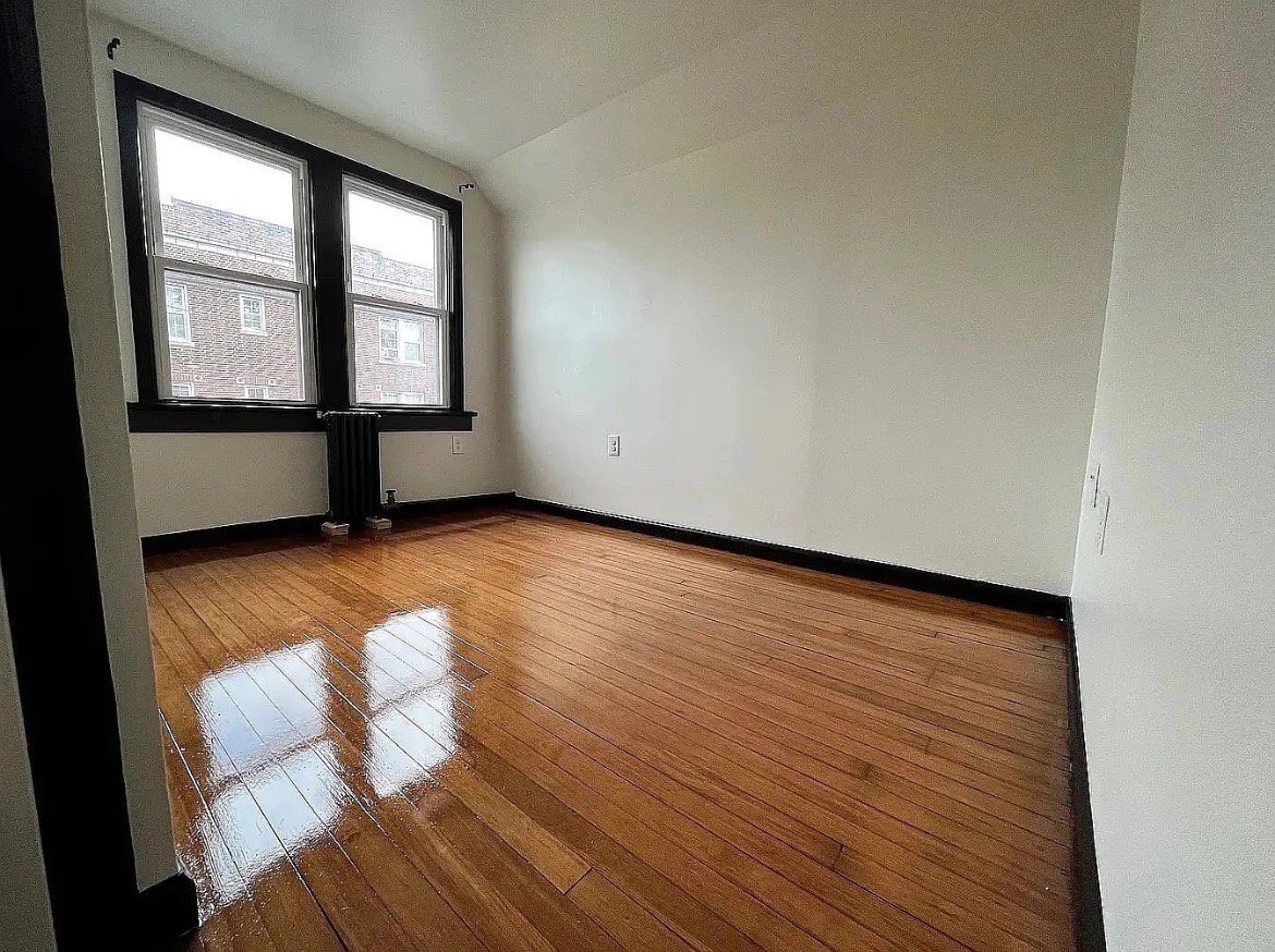 Building Photo - 10 Fairview Pl