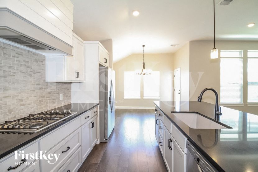 Building Photo - 716 Scully Rd