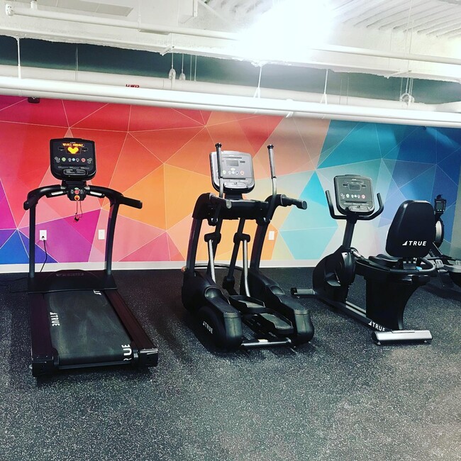 Building Photo - Harolds Square