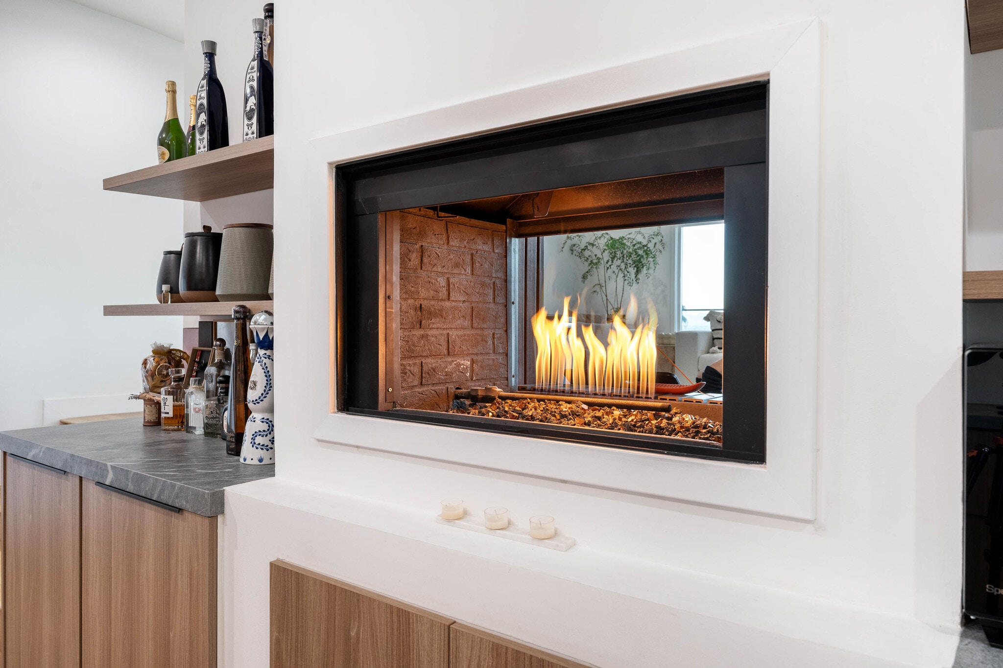 Kitchen and Living room fire pit - 3541 Multiview Dr